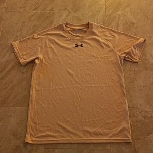 Under armor beige t-shirt size small